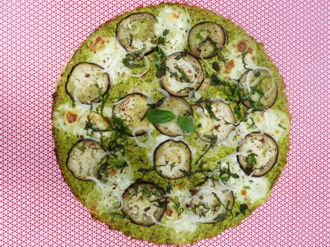 pizza amb massa de bròquil