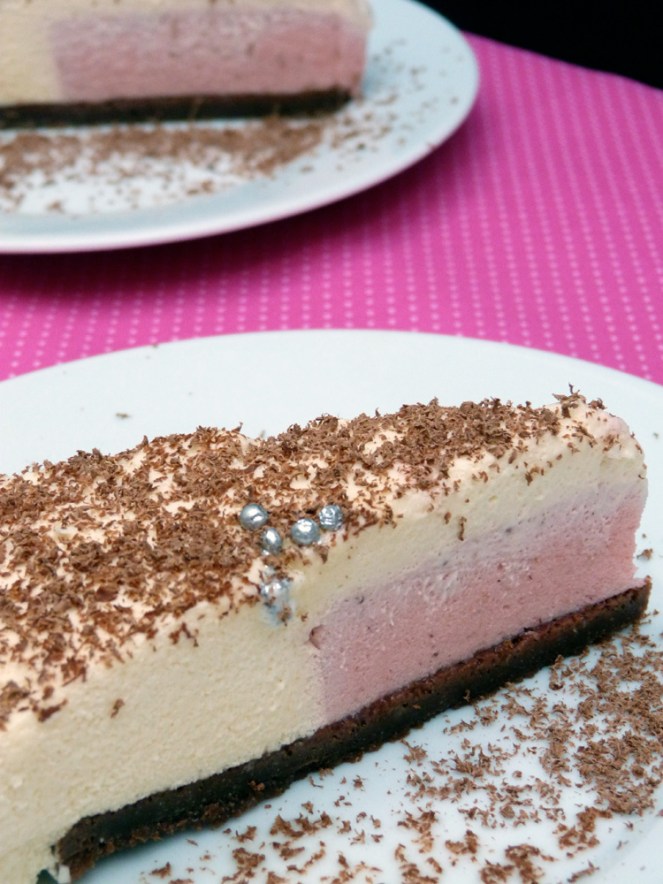 pastís mousse de xocolata blanca amb cor de mousse de fraules