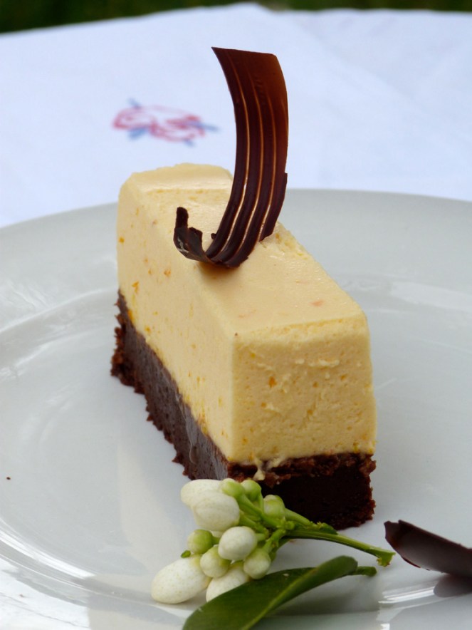 brownie amb mousse de taronja