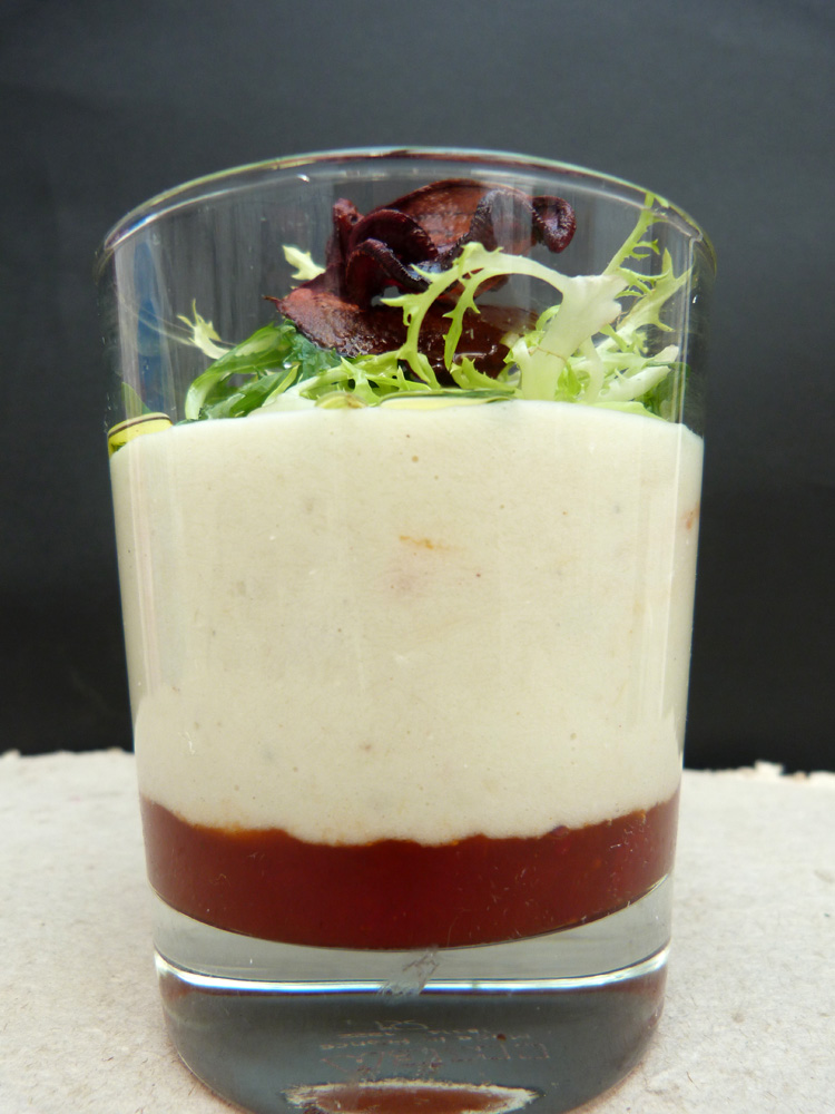 brandada de bacallà amb xips de remolatxa