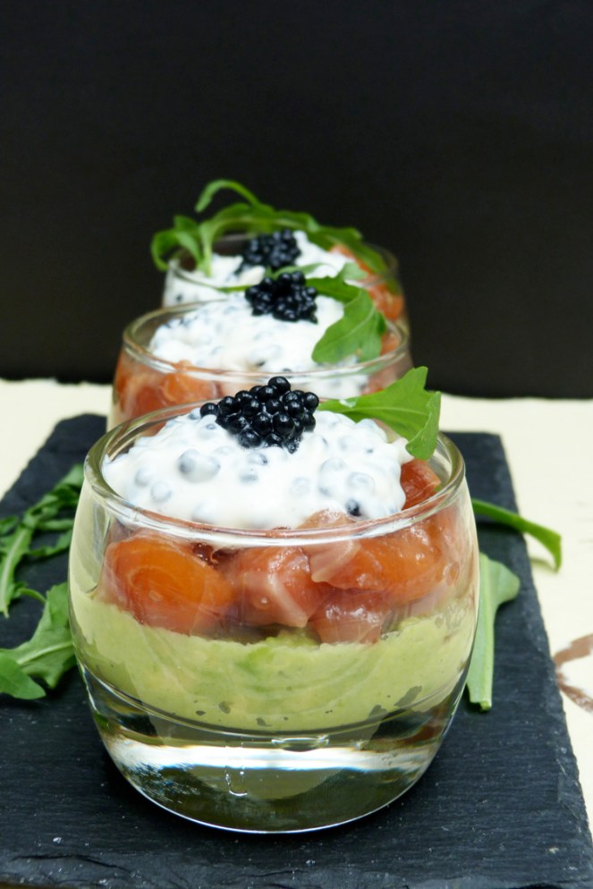 Salmó amb guacamole i maionesa de caviar